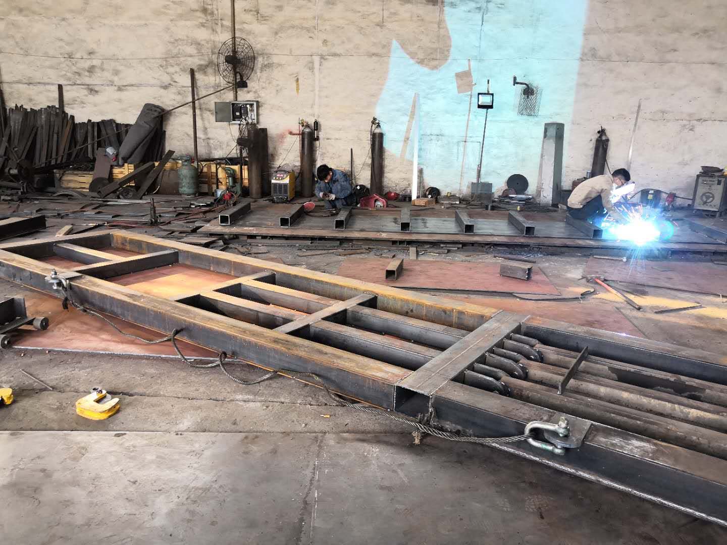 廢紙打包機(jī)的油箱設(shè)計(jì)方案是什么?